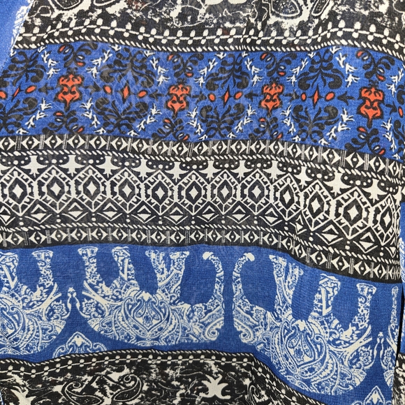 Patterned Blouse - Picture 3 of 5